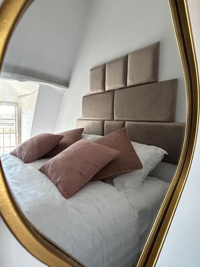 Demeure Du Vallon - Chambres D'Hotes De Charme Azerat Kültér fotó