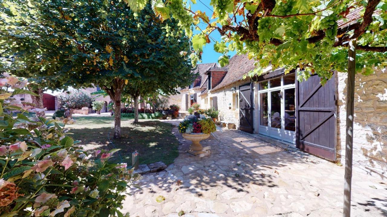 Demeure Du Vallon - Chambres D'Hotes De Charme Azerat Kültér fotó