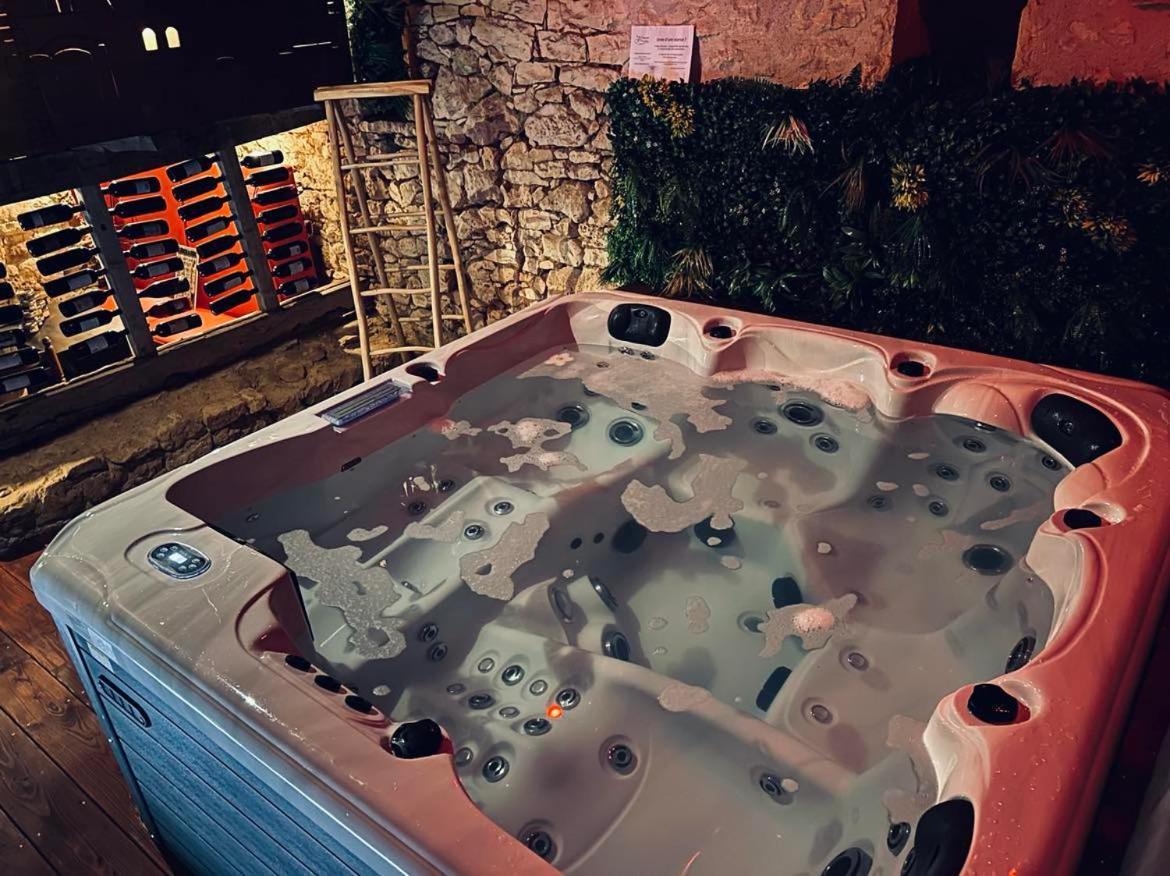Demeure Du Vallon - Chambres D'Hotes De Charme Azerat Kültér fotó