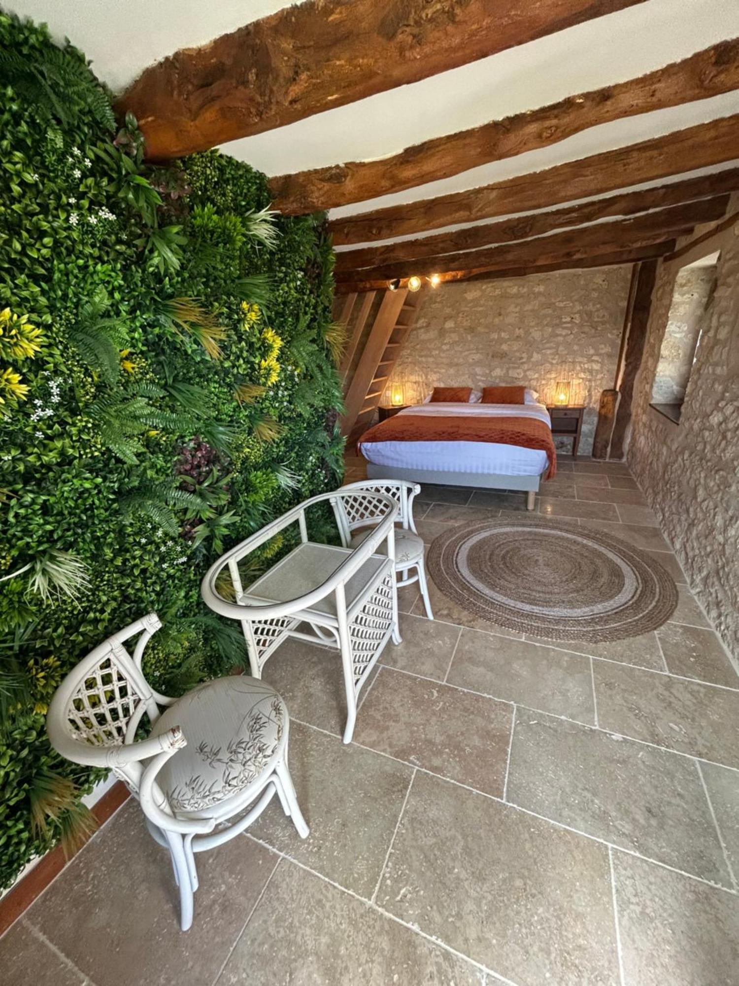 Demeure Du Vallon - Chambres D'Hotes De Charme Azerat Kültér fotó
