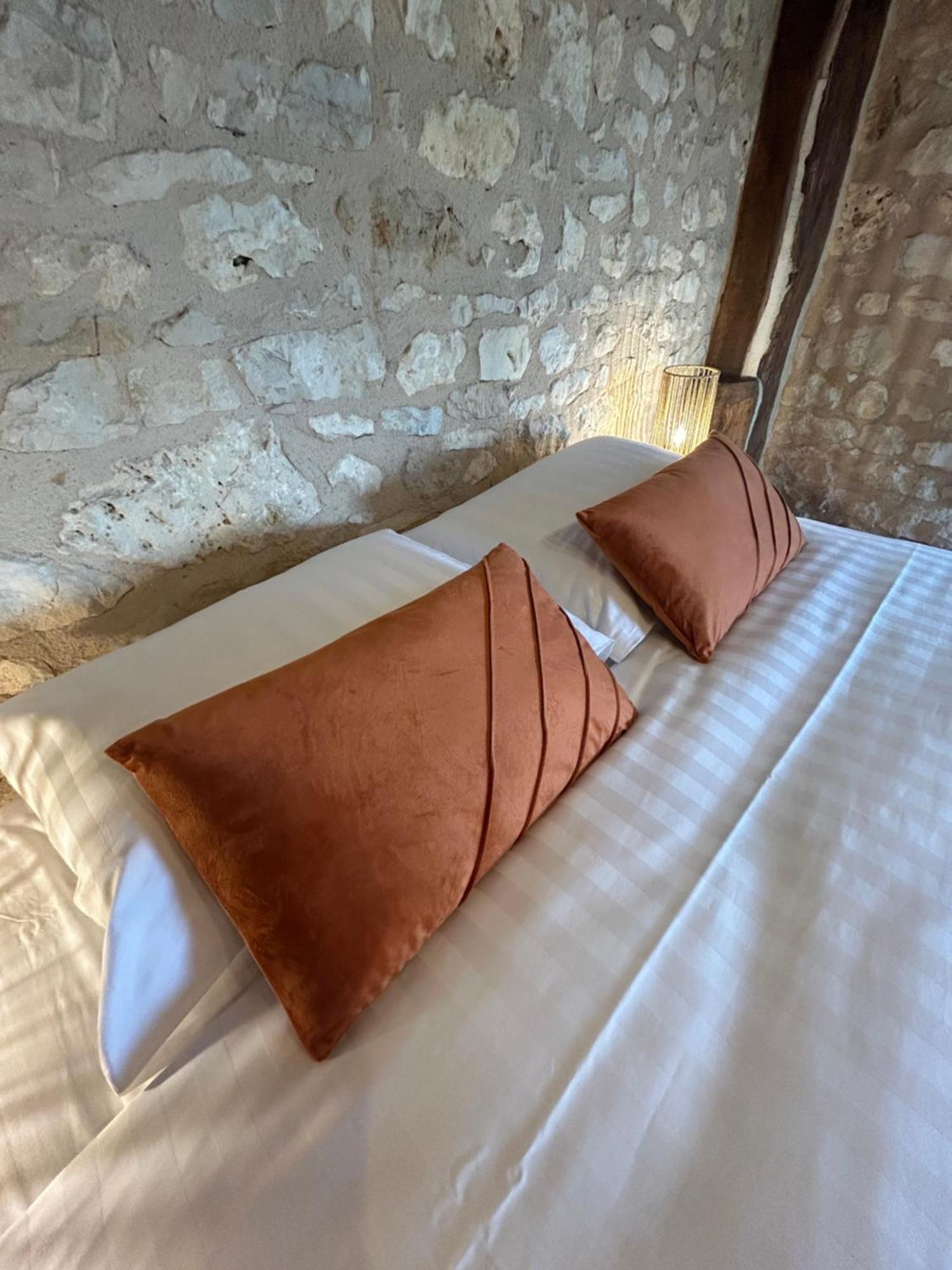 Demeure Du Vallon - Chambres D'Hotes De Charme Azerat Kültér fotó